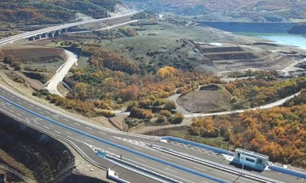 Παραδίδονται στην κυκλοφορία 14 χιλιόμετρα του Ε65